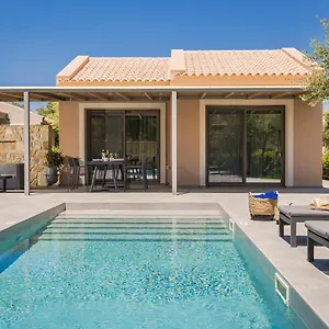 Villa Laoura, Svoronata
