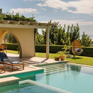 Villa Sarlata, Svoronata